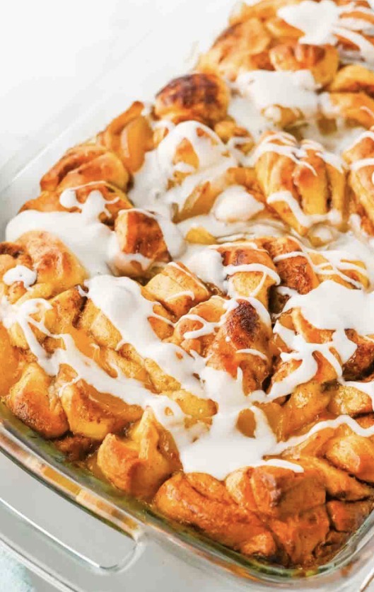 Apple cobbler cinnamon rolls